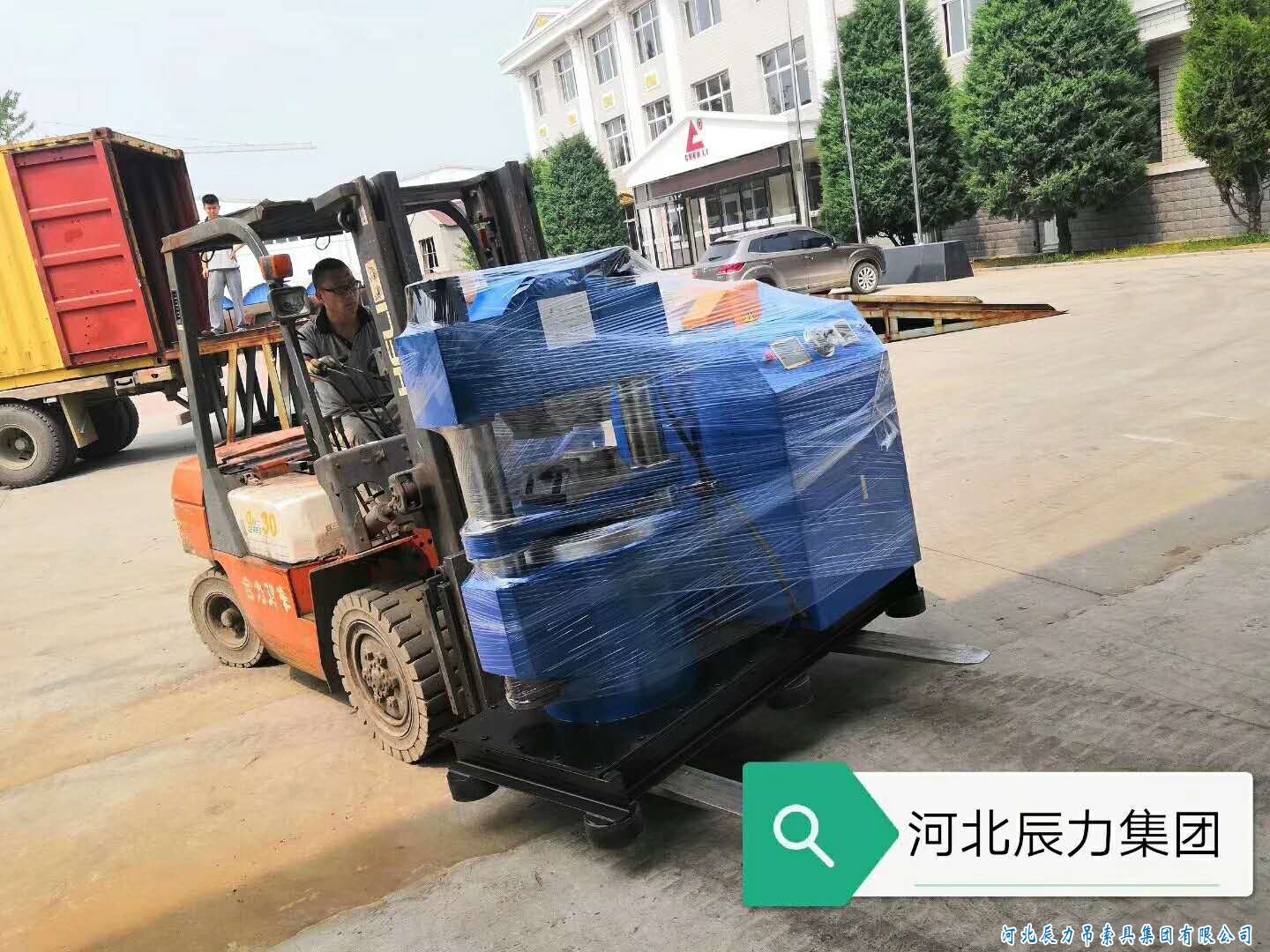 鋼絲繩纏放繩機(jī)器，鋼絲繩索具壓制機(jī)器，集體裝柜發(fā)貨